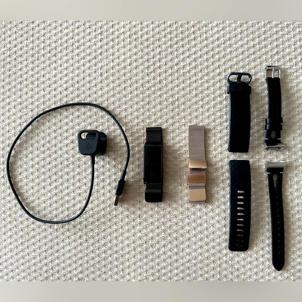Charge 3 (With charger & extra bands) Great Condition!
